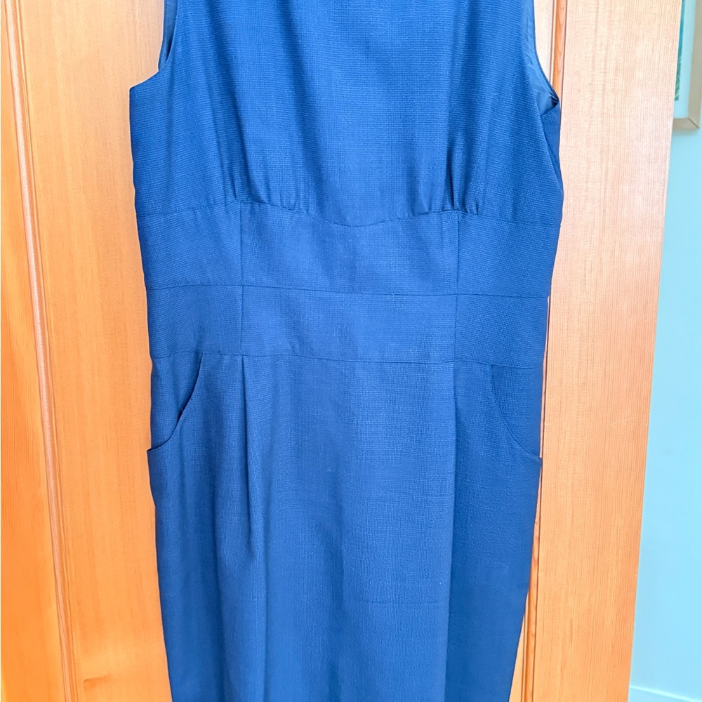 Luciano Barrera - Elegant Navy Blue Sleeveless Formal Dress